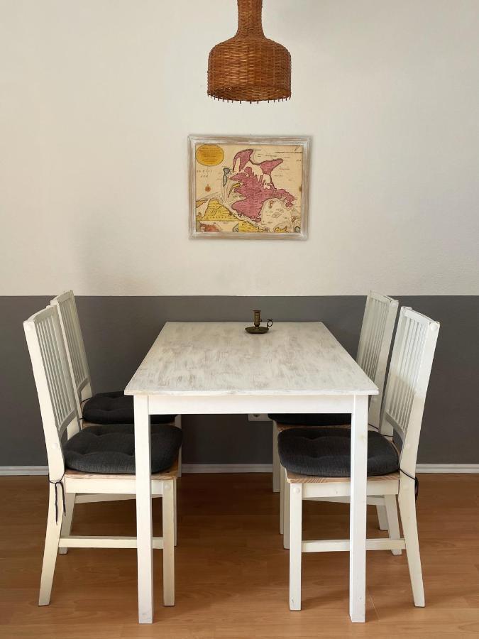 Gemuetliche 2 Zi-fewo Mit Terrasse, Strandnaehe, Wifi Бреге