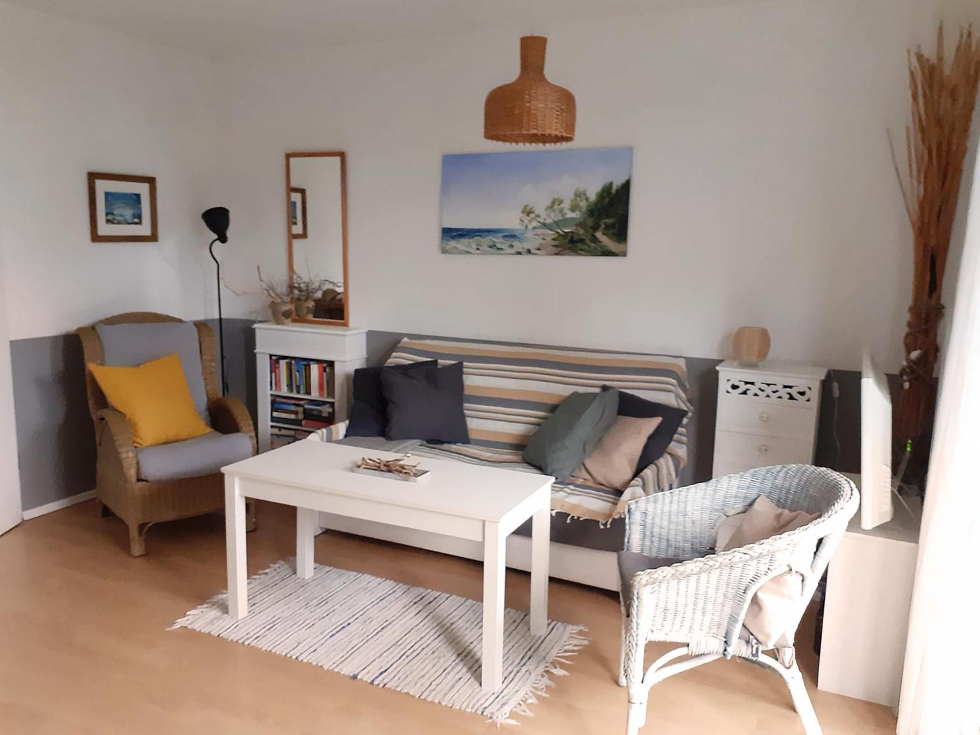 Gemuetliche 2 Zi-fewo Mit Terrasse, Strandnaehe, Wifi * Бреге
